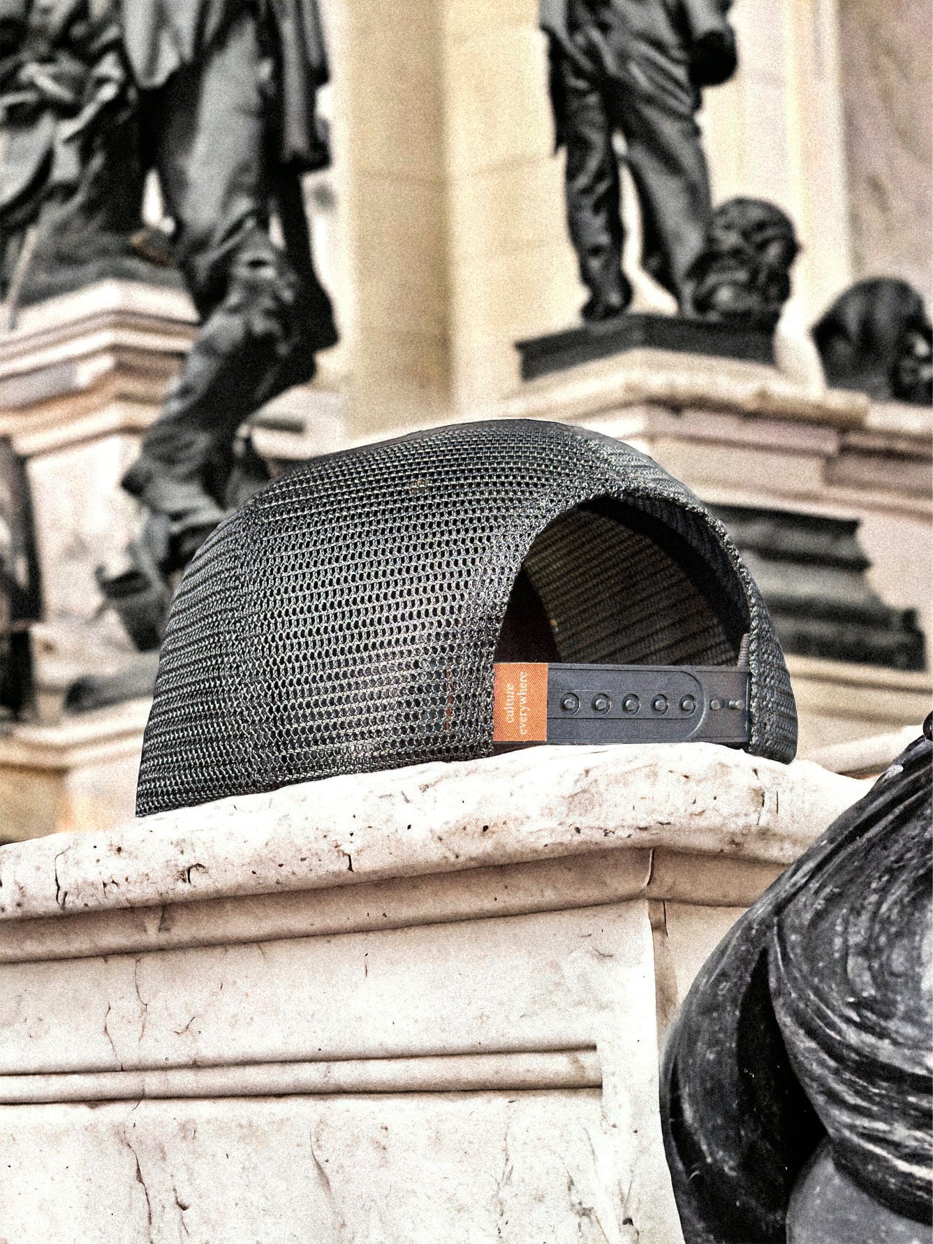 Mr.LIMOU - haut de gamme casquette noir cuir similicuir Eclipse Ebene Culture Edition 1 