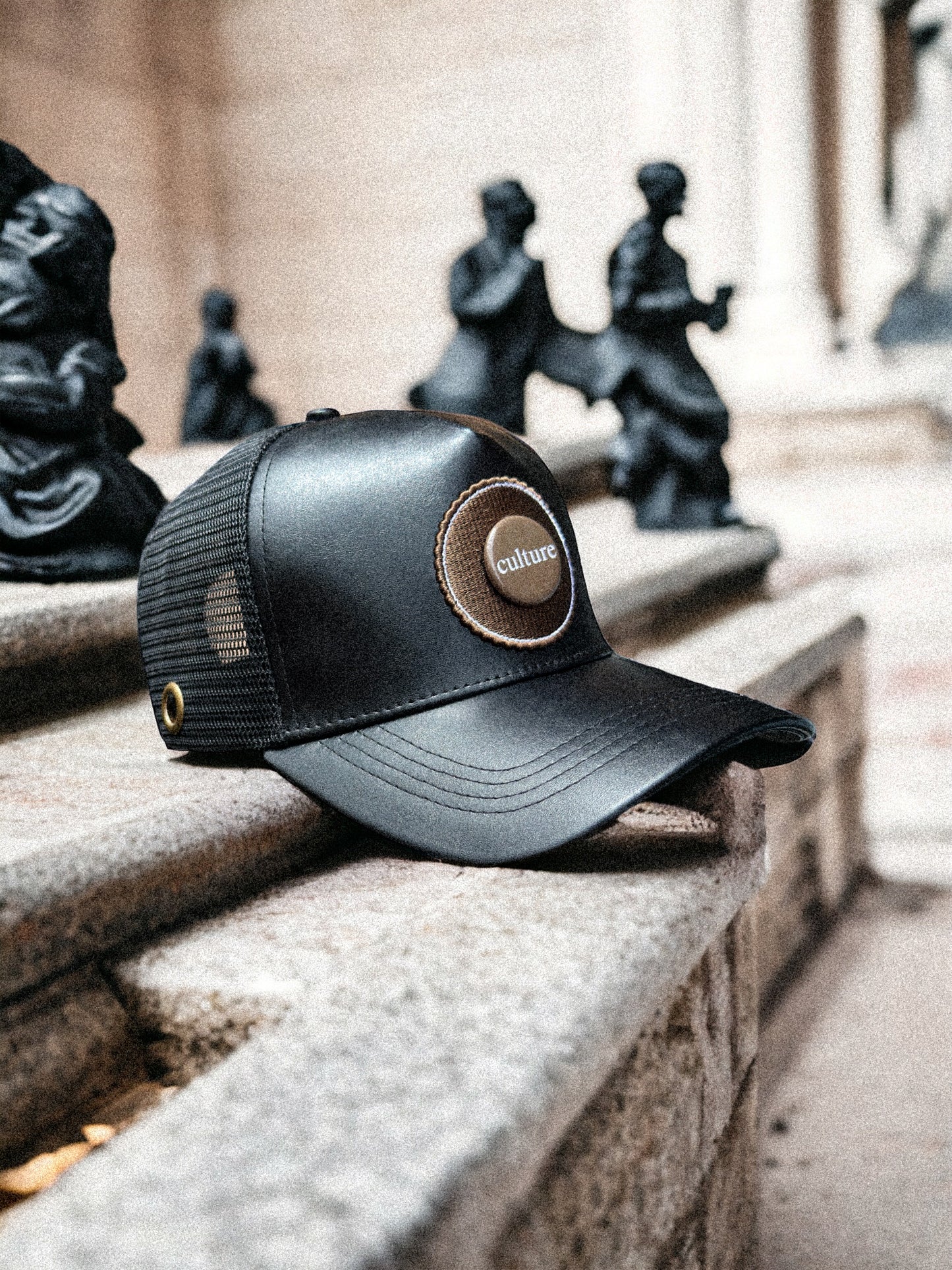 Mr.LIMOU - haut de gamme casquette noir cuir similicuir Eclipse Ebene Culture Edition 5